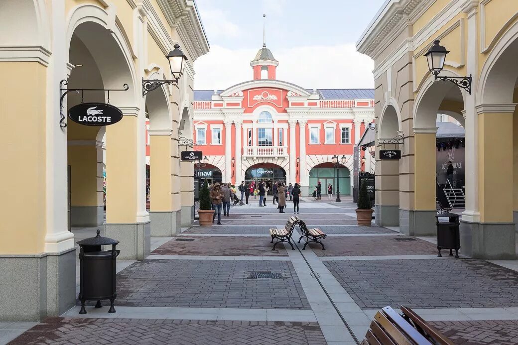 Village санкт петербург. Аутлет Вилладж Пулково. Пулковское шоссе 60 корпус 1. ТЦ аутлет Пулково. Пулково дисконт центр.