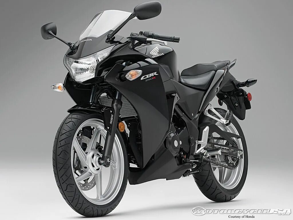 Купить мотоцикл без пробега. Honda CBR 250r. Хонда СБР 250. Honda cbr250r 2011. Honda CBR 250.
