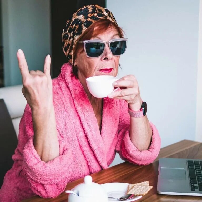 низкая самооценка у ребенка. стихи про бабушку которой нет. произведения о мамах и бабушках. чужая бабушка. прически русской бабушки.