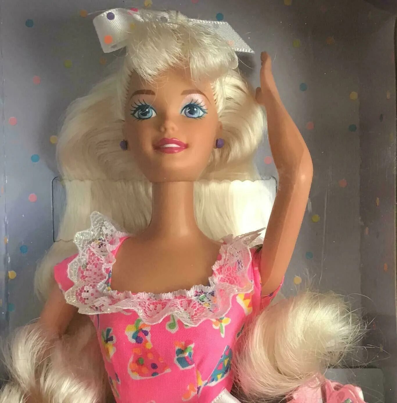 Барби сюрприз. Барби, birthday barbie 1996. барби birthday surprise. тереза birthday barbie 1996. 1996 graduation barbie.