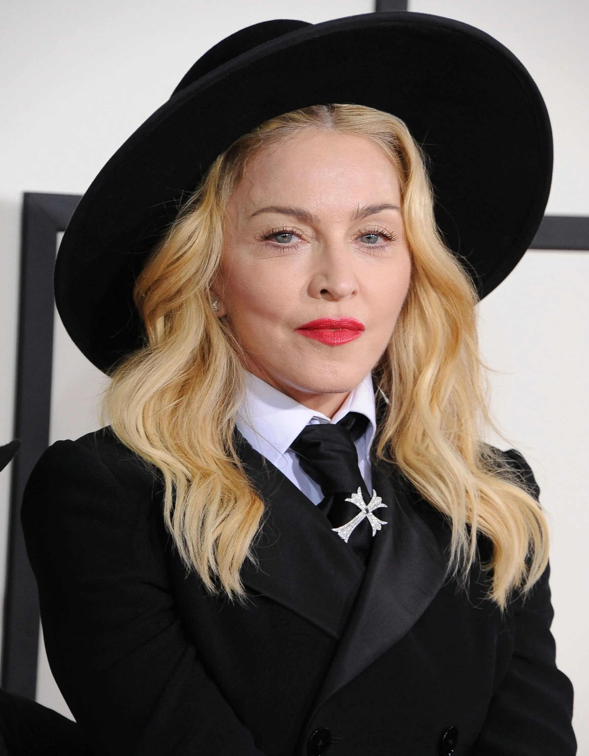 Madonna american pie. Мадонна певица 2020. Адрес мадонны. Мадонна певица. Адрес мадонны.