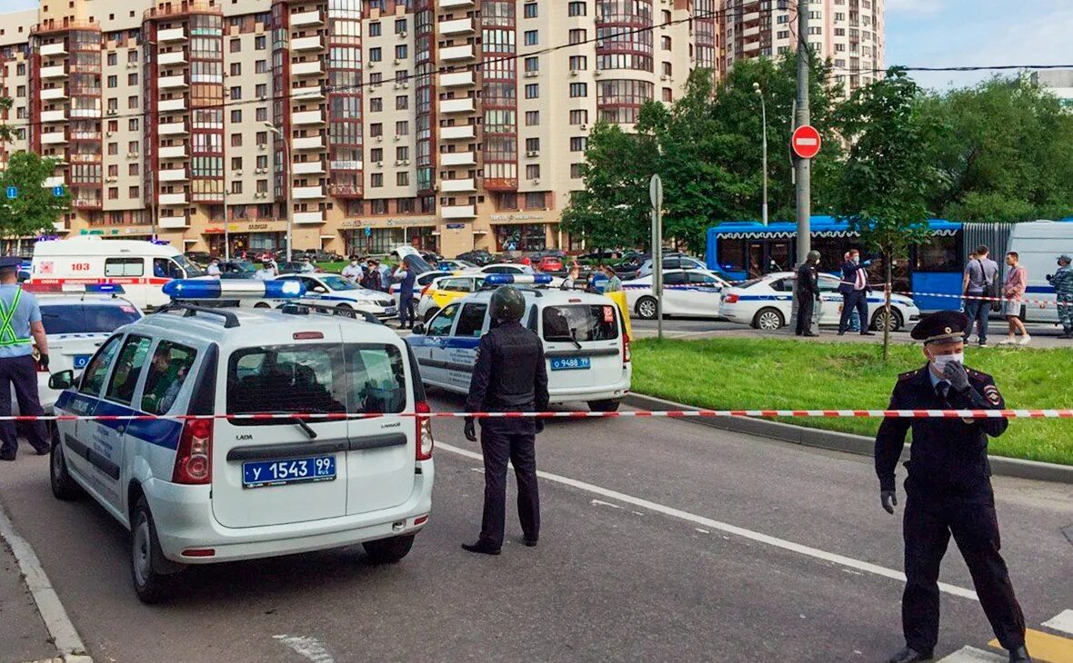 Стрельба в москве сейчас новости. Стрельба на Ленинском проспекте ДПС. Полиция Ленинский проспект. Стрельба на Ленинском проспекте в Москве. Полиция Москвы.