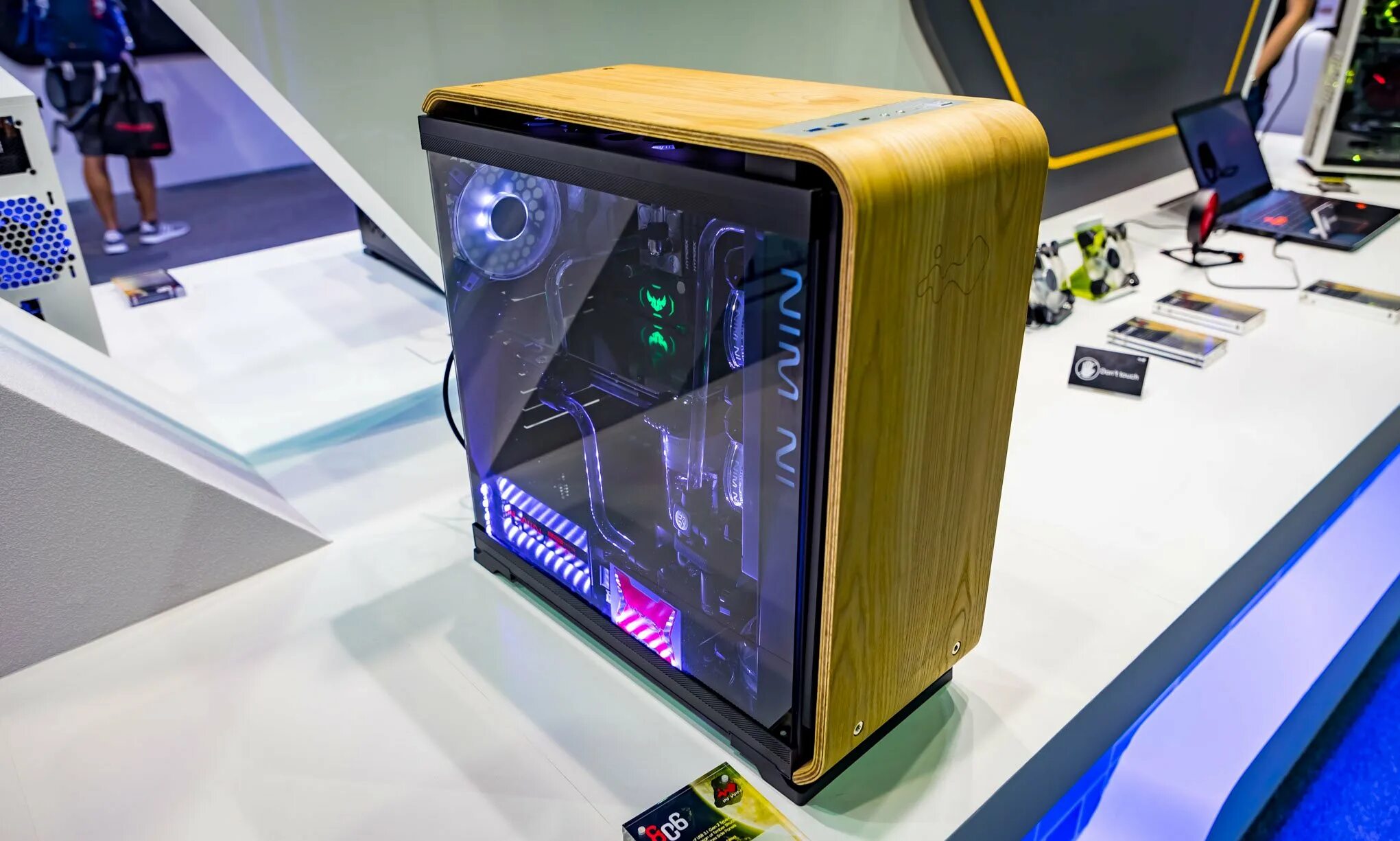 INWIN Case 3d. Top PC Case 2022. Игровой системный блок 2022. Кейс корпус переносной ПК 2022. Стильный корпус