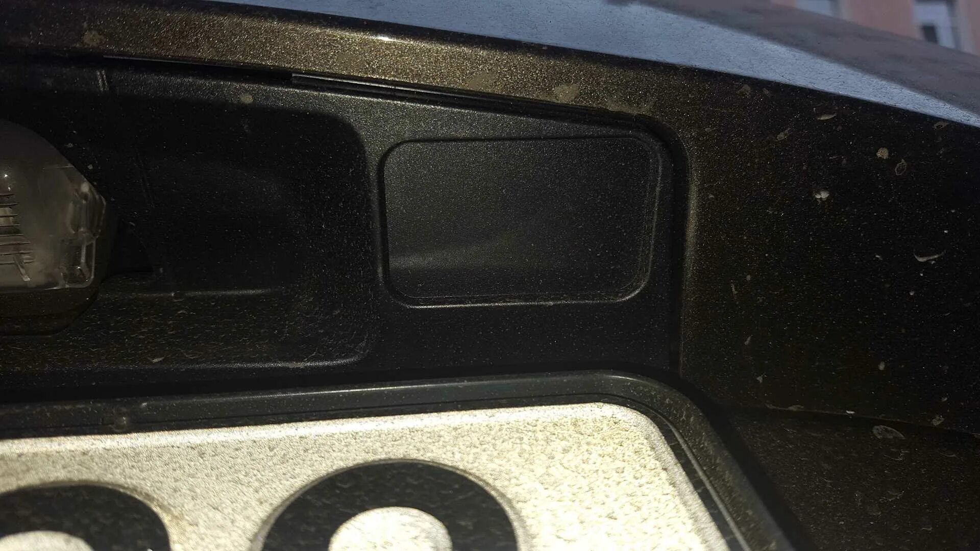 Кнопка багажника сх 5. Кнопка открывания багажника Mazda CX 5. Кнопка открывания багажника Мазда СХ-5. Кнопка открытия багажника Mazda cx5. Кнопка открывания багажника Мазда СХ-5 2012.