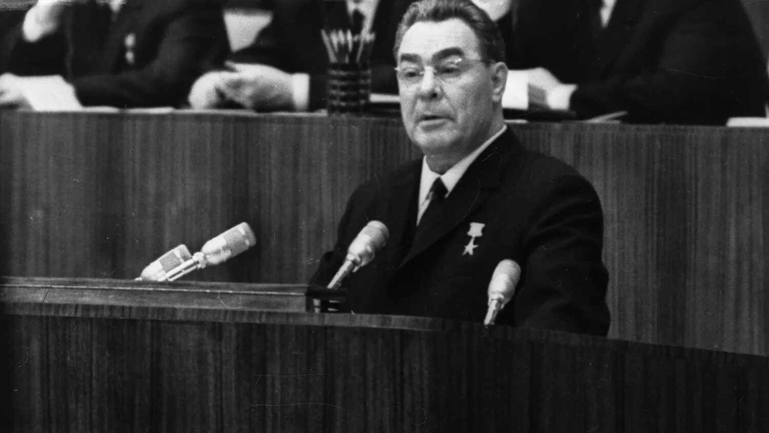 Генеральные секретари кпсс. Брежнев 1964. Брежнев генеральный секретарь цк кпсс. Брежнев председатель президиума верховного совета ссср. Брежнев 1964 цк кпсс.