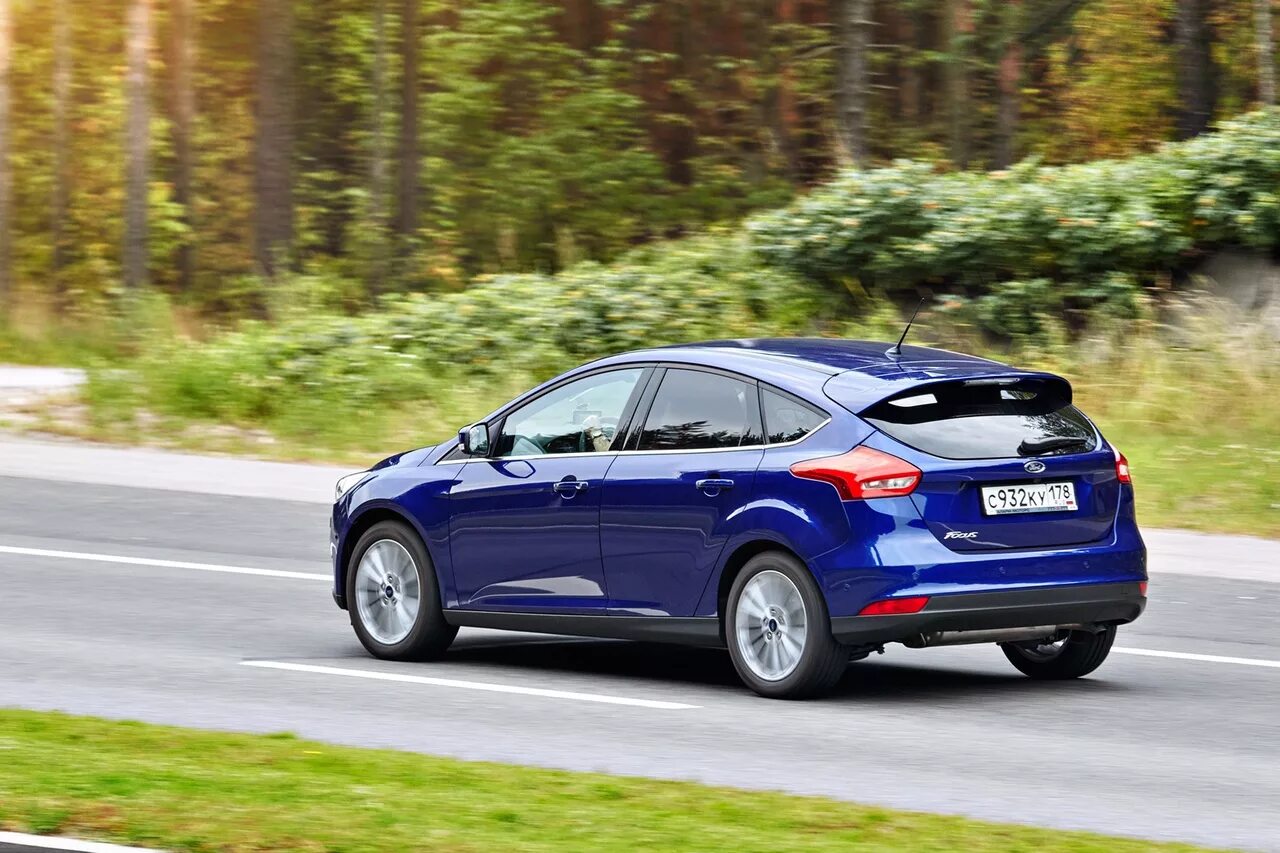 Ford focus 3. Форд фокус 2011 красный. Ford focus hatchback 2015. Форд фокус 3. Fors foxus 3 хетчбек.
