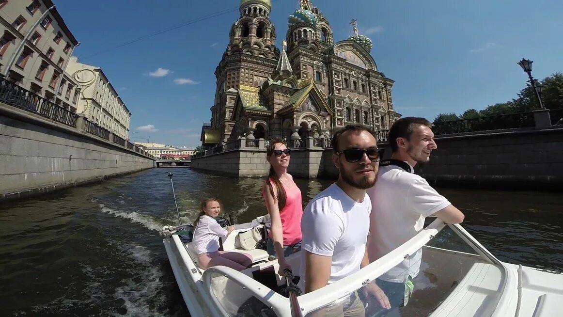 Прогулки на катере Санкт-Петербурге по Неве Санкт-Петербург. Прогулка на катере. Прогулка на катере Питер. Прогулка на катере спб цены