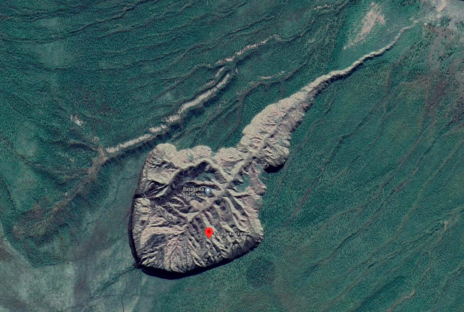 Батагайка. Кратер Батагайка. Батагайский кратер в Якутии. Батагайский кратер 2022. Сибирский кратер Батагайка.