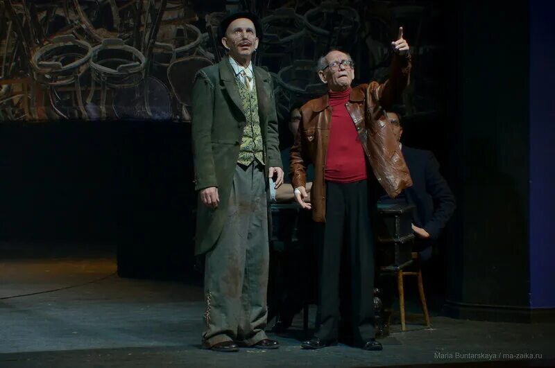 Новый год в городе. 01. Тюз 30 декабря. Укрощение строптивой тюз томск отзывы. Тюз 30 декабря.