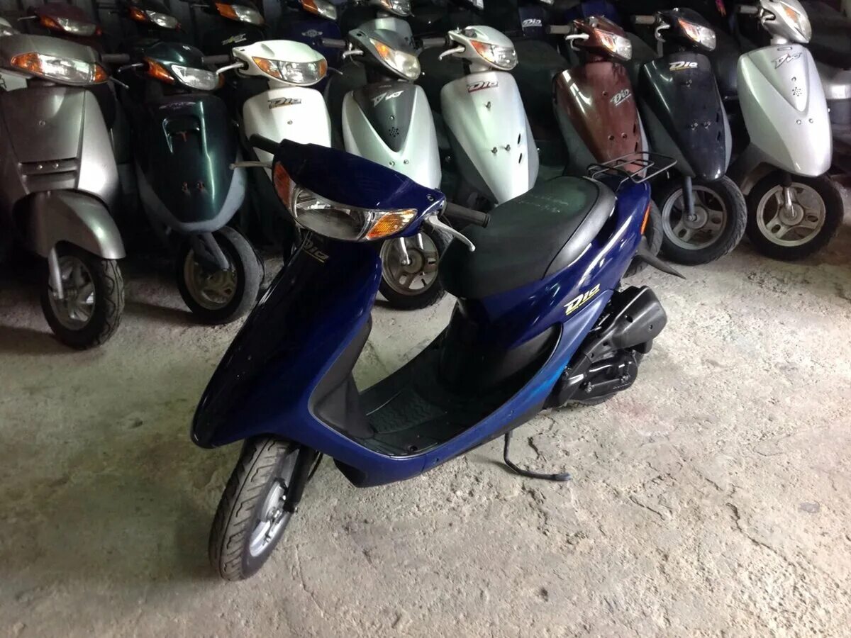 Скутер рейсер стелс 50 кубов. Мопед ямаха 100 кубов. Yamaha bws 100 2007. Motoland vxr5 скутер. Скутер gilera runner.
