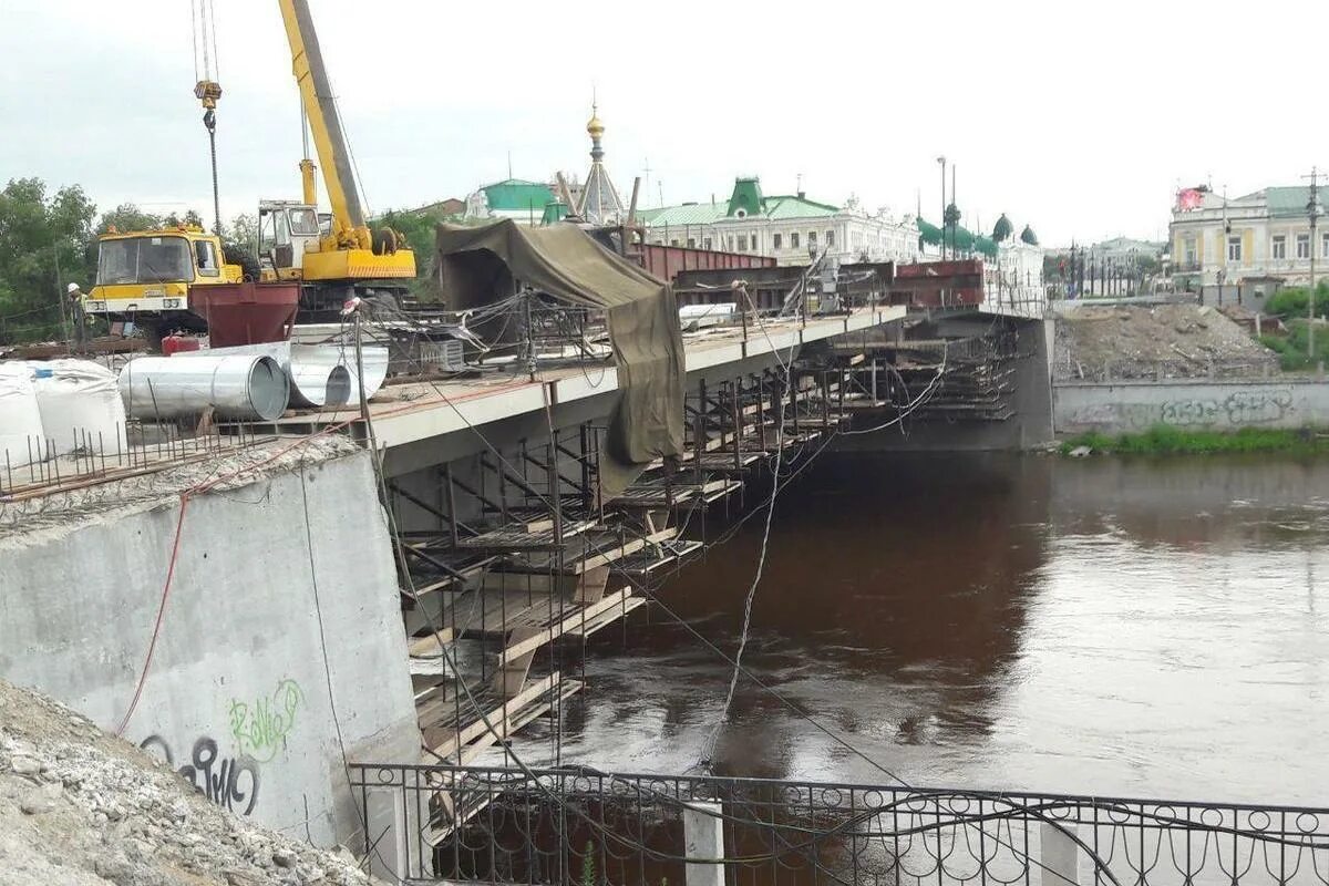 Юбилейный мост ярославль. Стройка Юбилейный мост Ярославль. Юбилейный мост Ярославль год постройки. Юбилейный мост Омск.