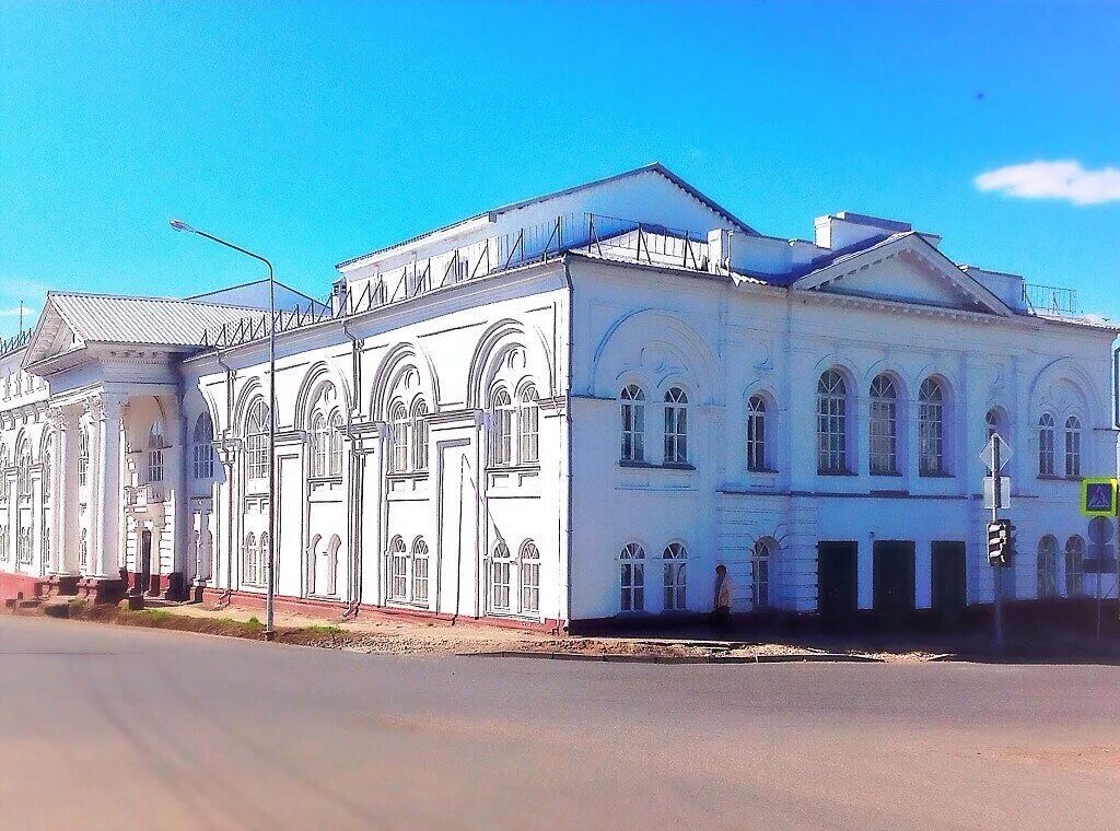 Дк кировской области. Дом культуры Яранск Кировская область. Городской дом культуры Яранск.