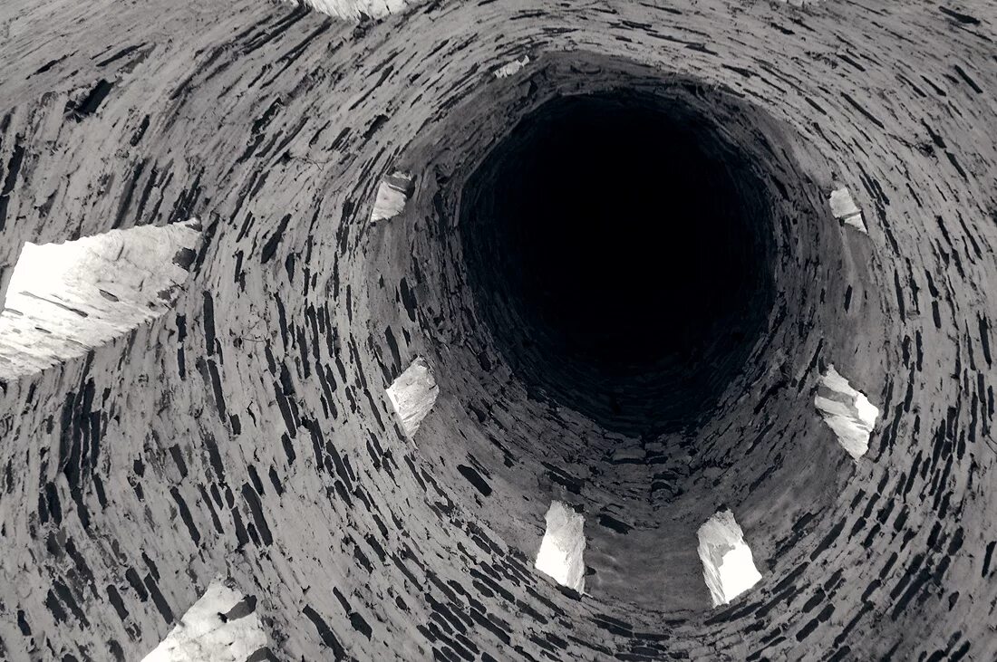 черная дыра. кимберлитовая трубка «большая дыра» юар. самая большая женская дыра. дырка в земле. неледино нижегородская область карстовый провал.