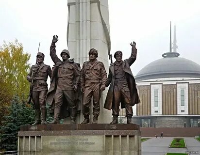 Горы на памятнике