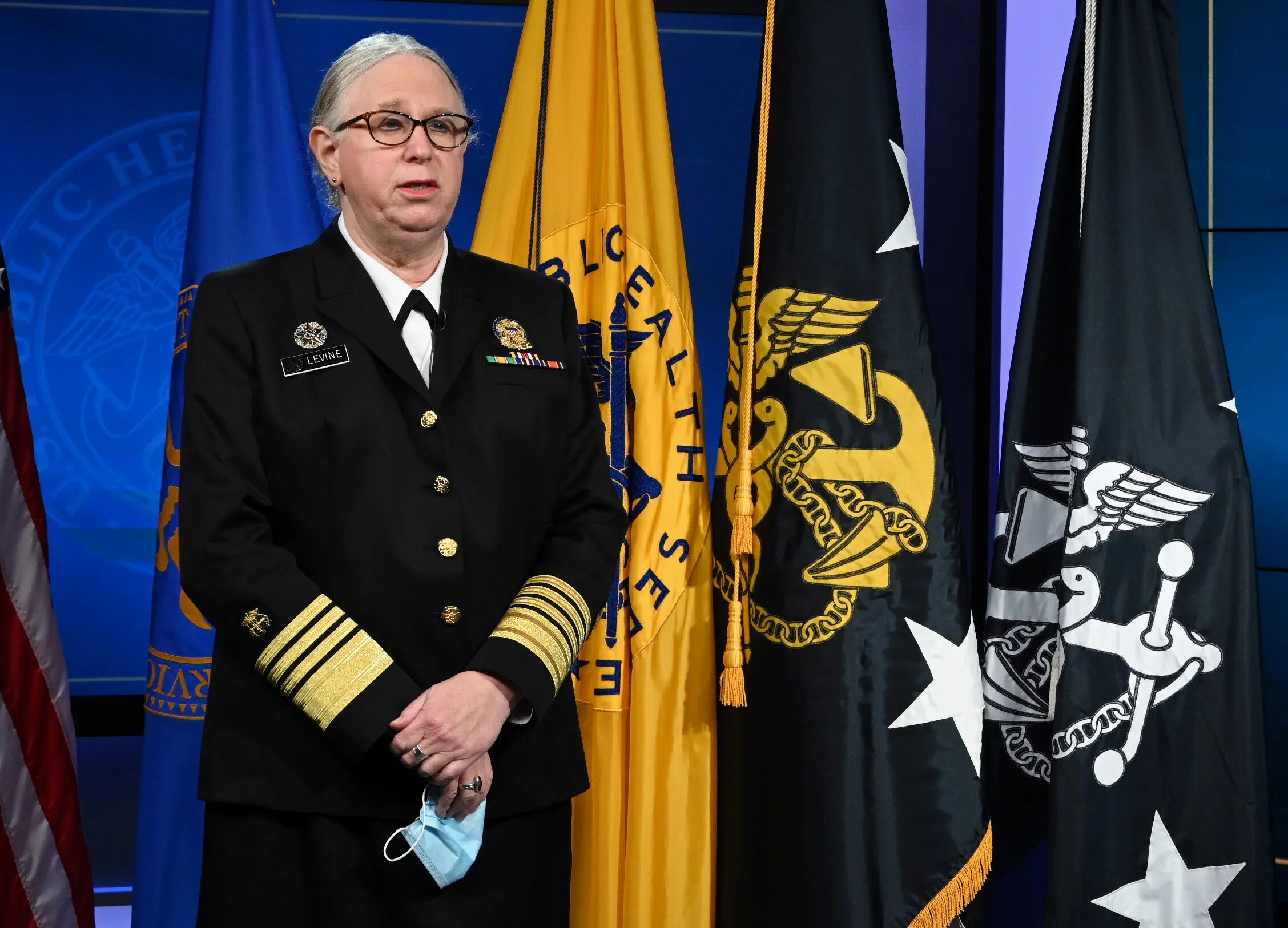 Сотрудничество франции и сша. Матье галле и эммануэль макрон. Президент франции эммануэль макрон. Нью-йорк фондовая биржа бесстрашная девочка. Представители сша во франции.