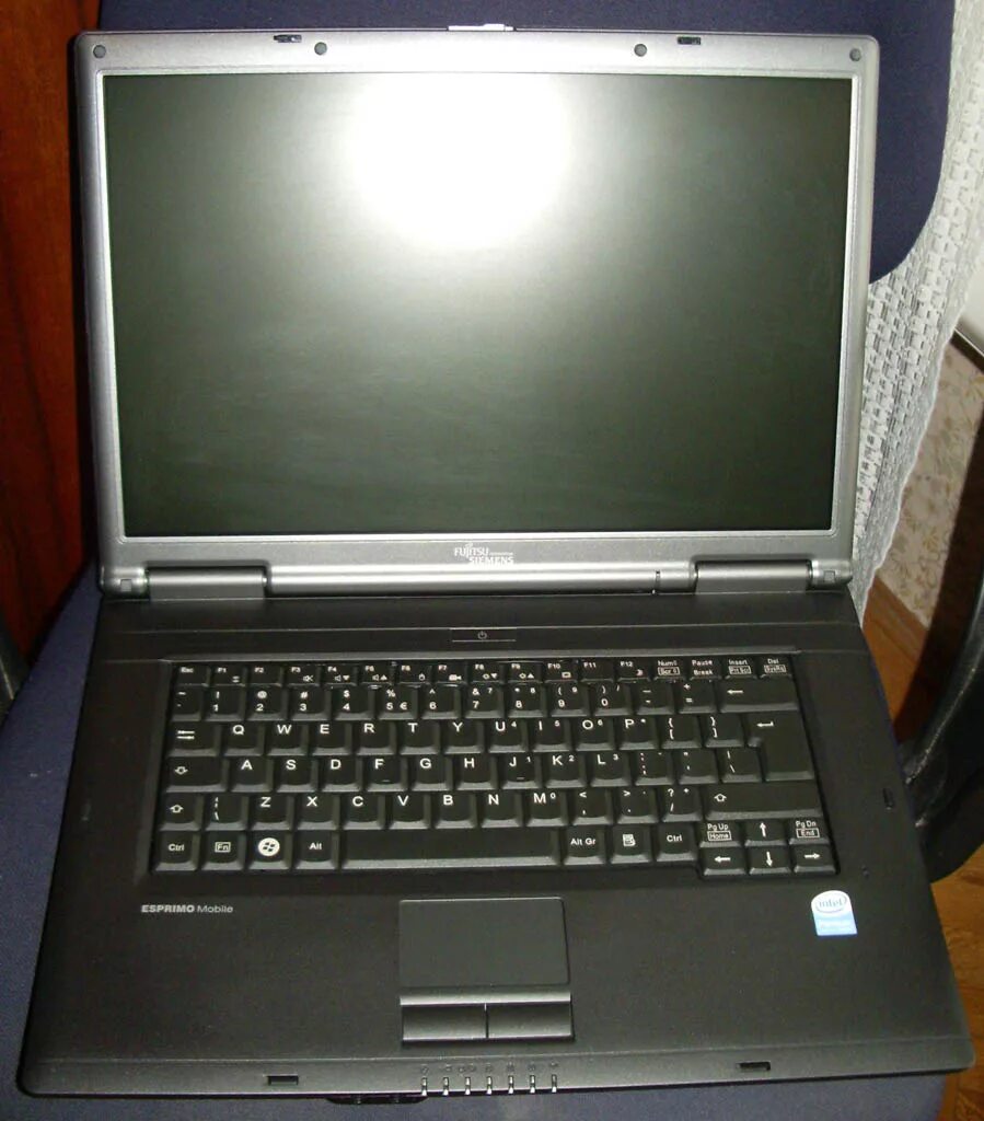 Fujitsu siemens esprimo mobile v5535.