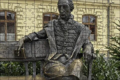 Бронзовый памятник