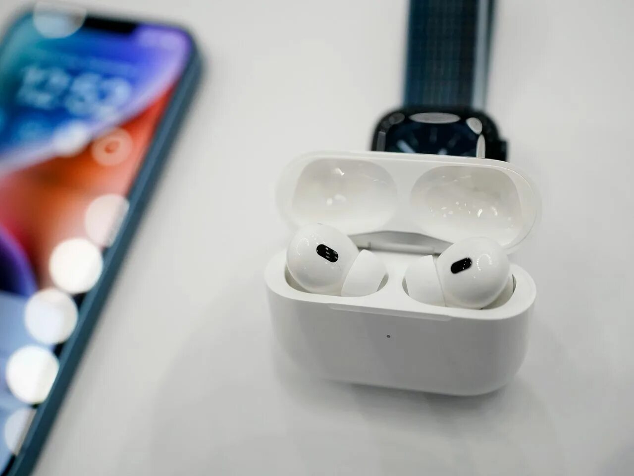 Airpods pro дата. Apple AIRPODS Pro 2022. Аирподсы 2. AIRPODS Pro 2. Apple AIRPODS Pro 2nd Gen.