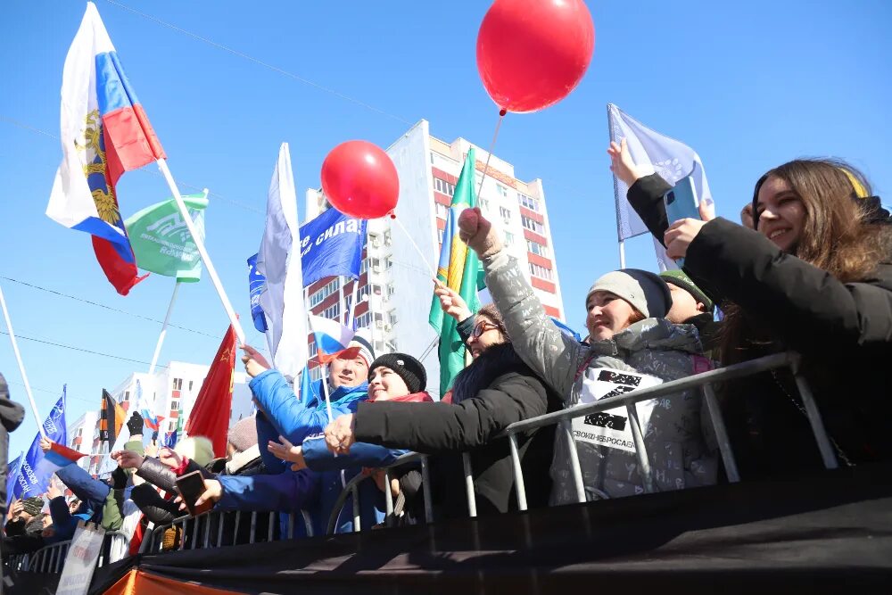 Праздник день присоединения. Митинг концерт присоединения Крыма. Митинг присоединение Крыма к России. Празднование присоединения Крыма. День присоединения Крыма к России.