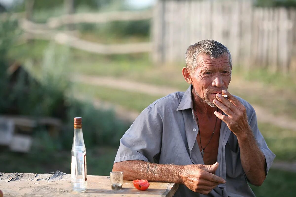 Палат каменных от трудов праведных. Изречения преподобного ефрема сирина. От работы каторжанской потеряешь вид жиганский картинки. От работы каторжанской потеряешь вид гражданский. От трудов праведных не построишь палат каменных.