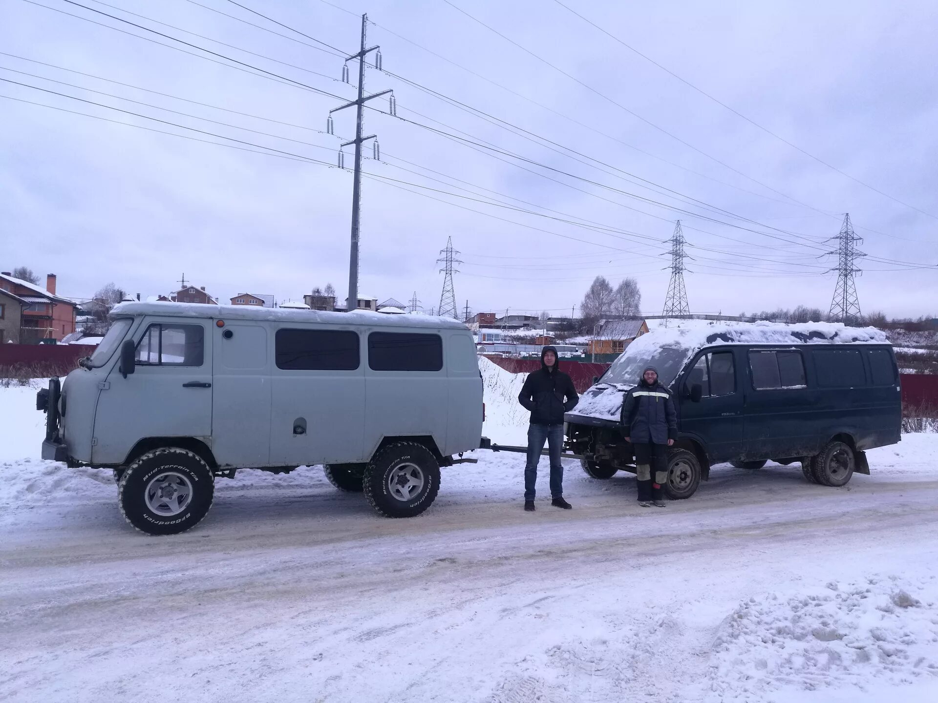 Уазик газель. УАЗ Газель. УАЗ тащит УАЗ. УАЗ как Газель. Газель УАЗИК 12 мест.