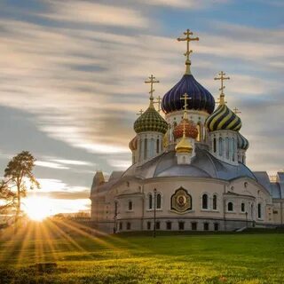Православные храмы утром