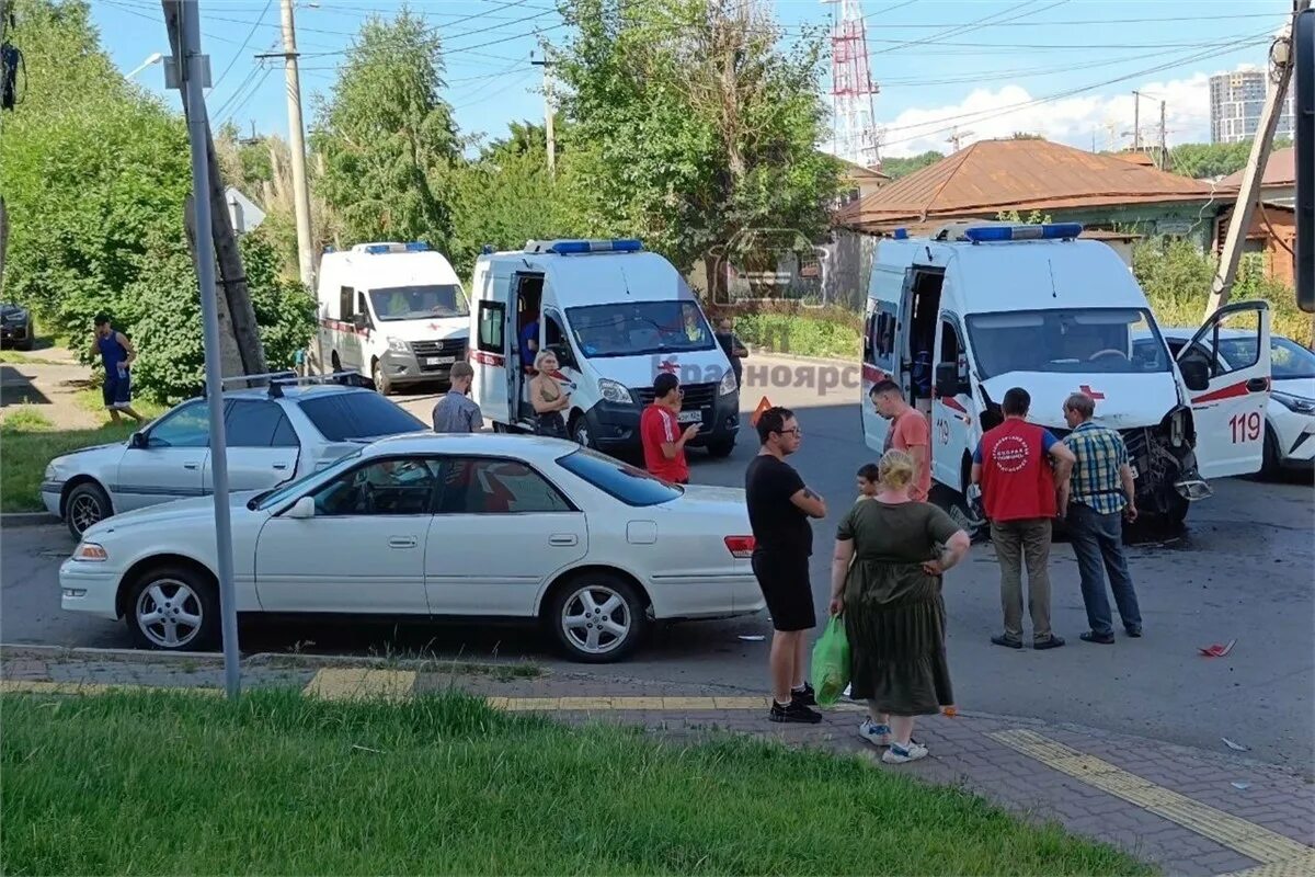 26 июля 22. Автомобили на советских улицах.