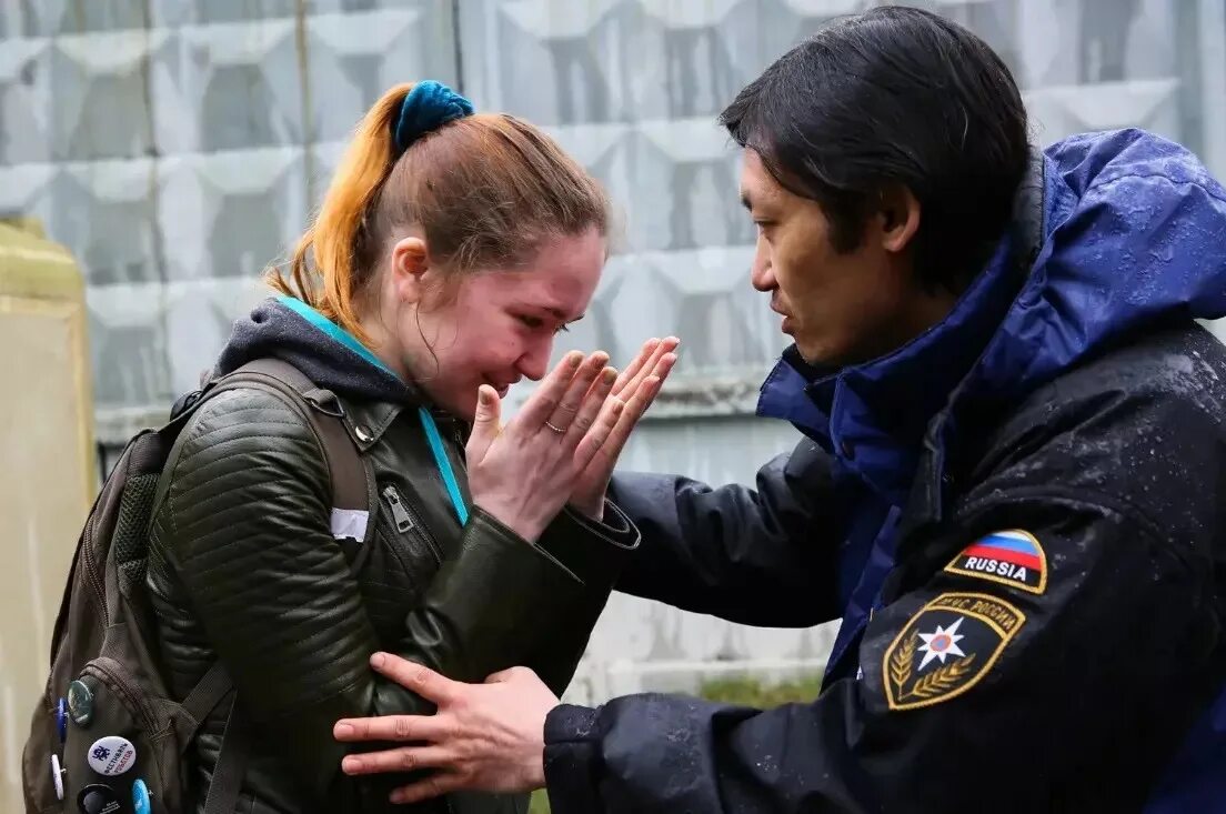 Спасатель психолог МЧС. Человек в экстремальной ситуации. Психологическая помощь при ЧС. Психолог ЧС. Заканчиваться тревога