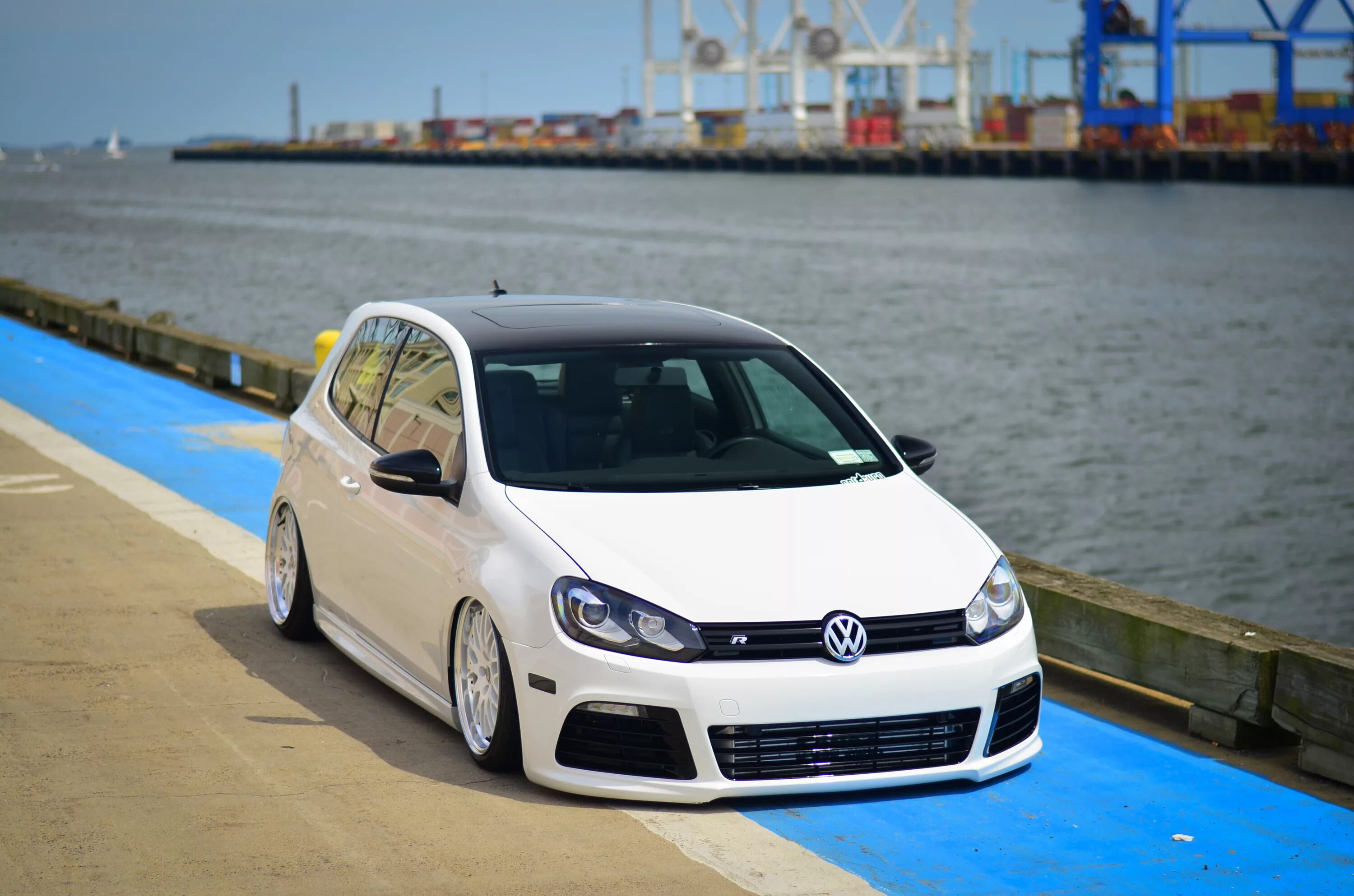 Volkswagen mk6. Фольксваген гольф 6 белый. VW Golf 6 белый. Volkswagen Golf 6 r белый. Volkswagen Golf 6 белый.