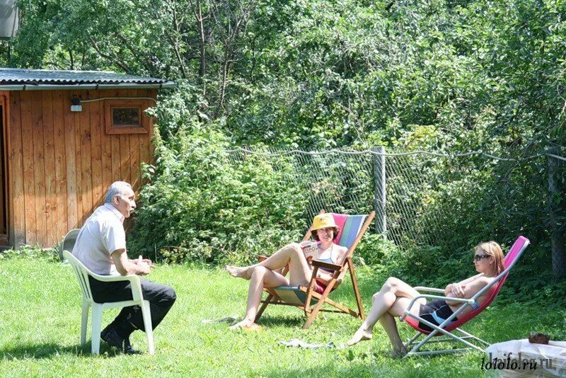 отдых на даче видео. лето. дачные приколы. отдых на даче. отдых на даче видео.