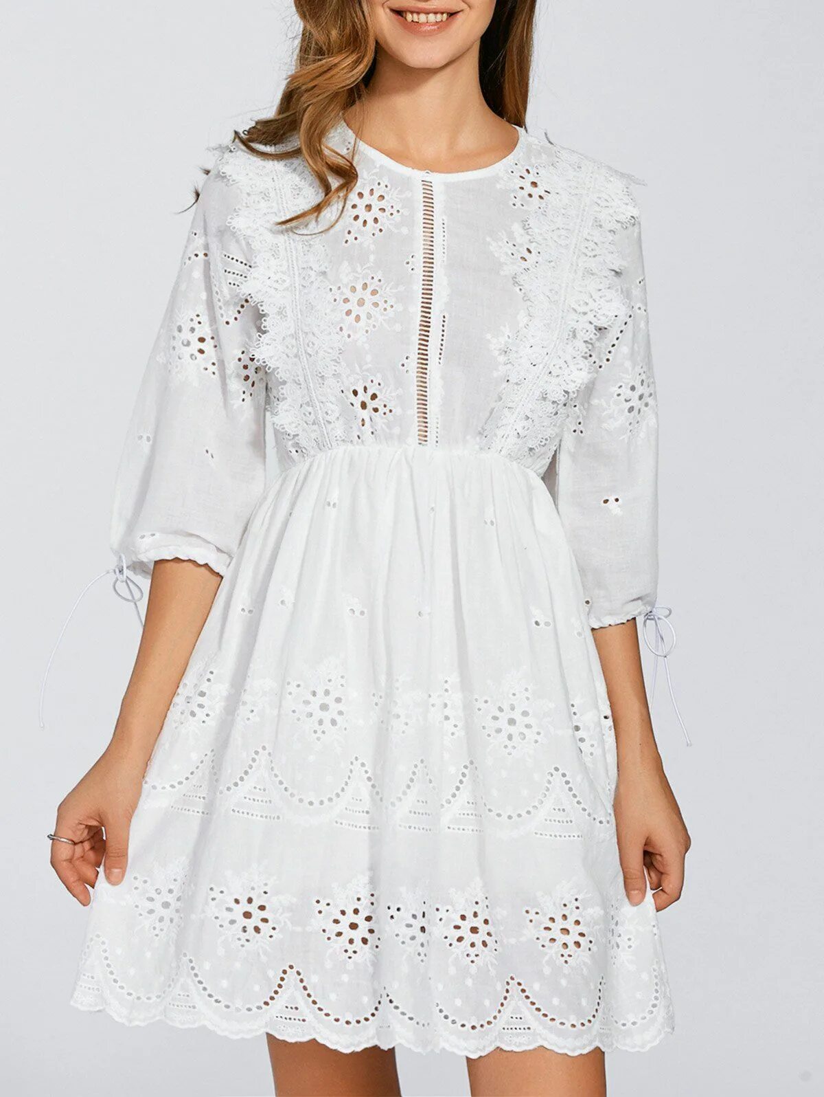 Белое платье из хлопка. Белое платье хлопок. Платье хлопок с кружевом. Платье из хлопка с кружевом. Белое хлопковое платье с кружевом.