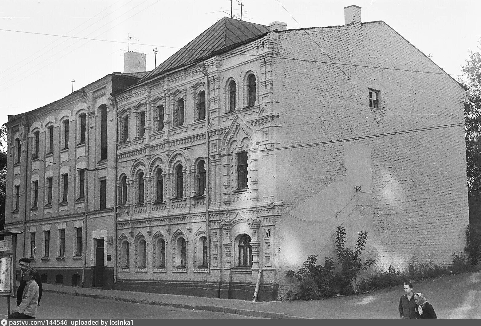 Улица льва толстого 1 псков. Москва ул Льва Толстого. Улица Льва Толстого 14 история дома. Льватолстопсковулицадом62. Улица Льва Толстого 12 Москва.