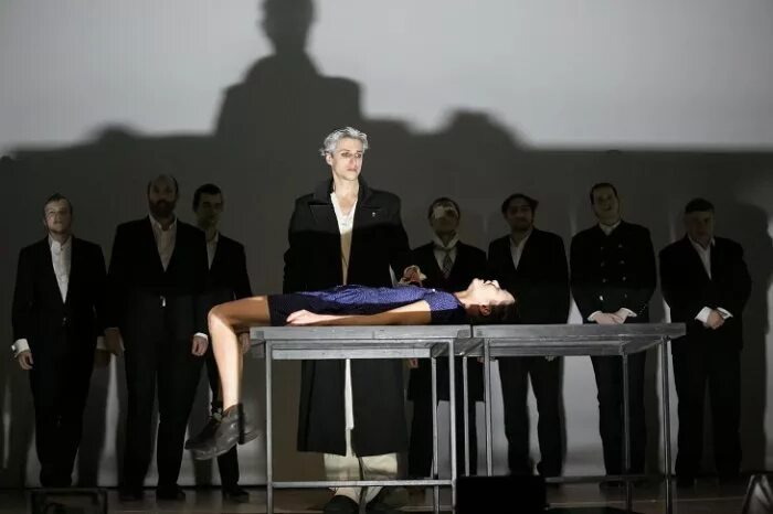 Гамлет ленсовета. Гамлет театр ленсовета. Гамлет ленсовета бутусов. Гамлет ленсовета бутусов. Гамлет шекспир спектакль ленсовета.