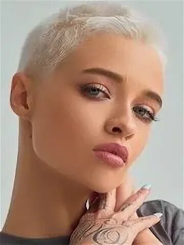 Farruhhhamraeva лысая. Farruhhhamraeva. Farruhhhamraeva. Настя хамраева мистер икс. Девушка из клипа zubi sugar.