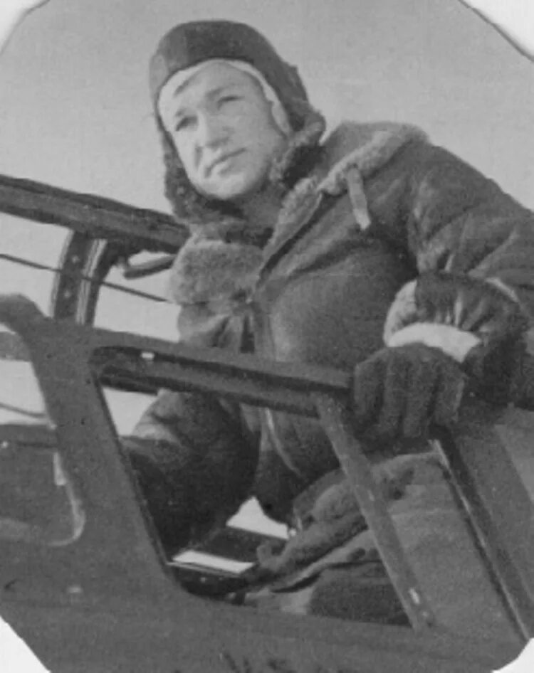 францев евгений иванович герой советского союза. николай шутт летчик. городские дьяволы первые летчики. летчик инструктор в аэроклубе 1941 год. городские дьяволы первые летчики.
