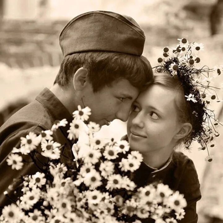 Любовь в годы великой отечественной войны. Влюбленные на войне. Свадьба в военные годы.