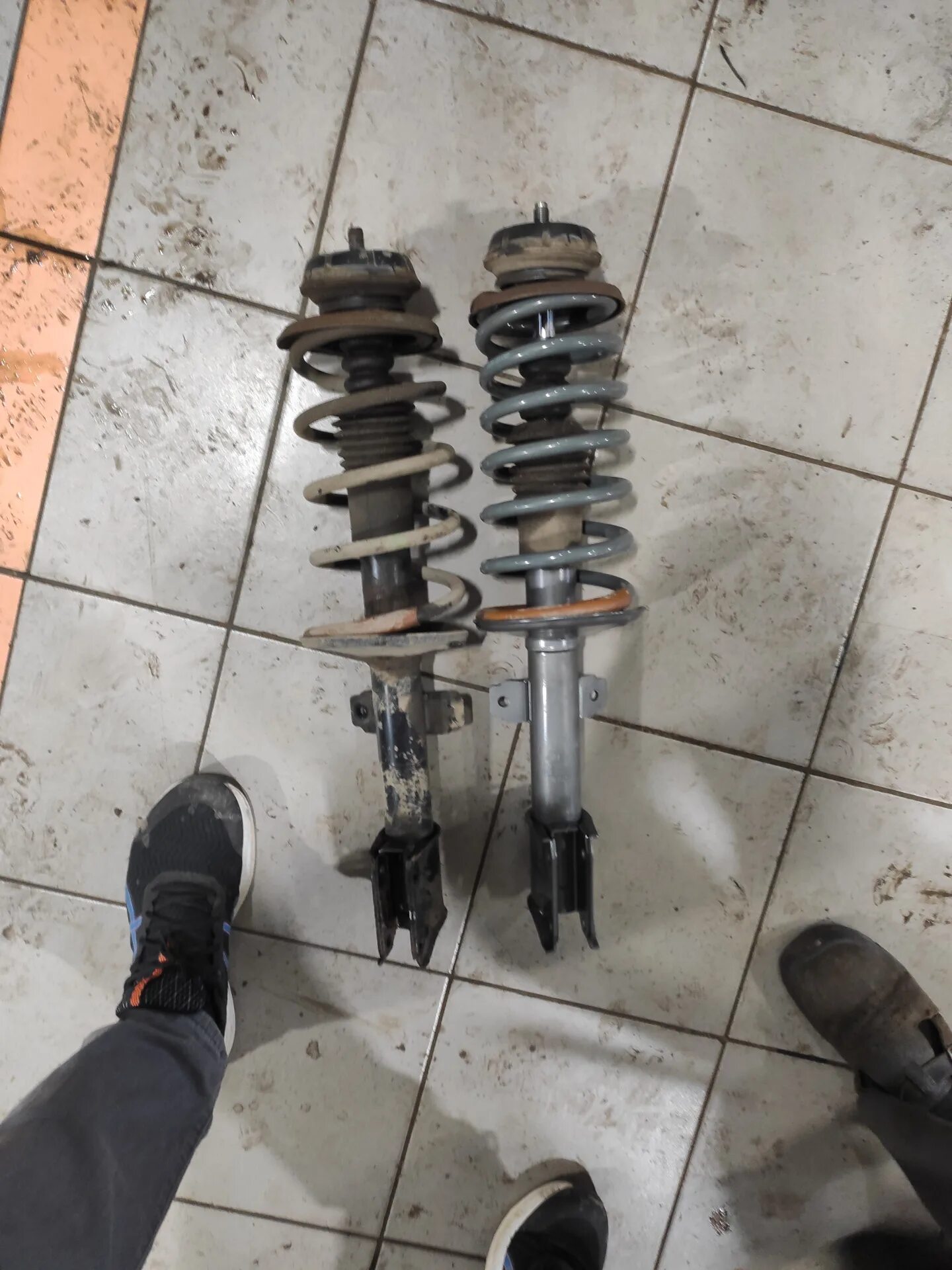 Стойка задняя duster