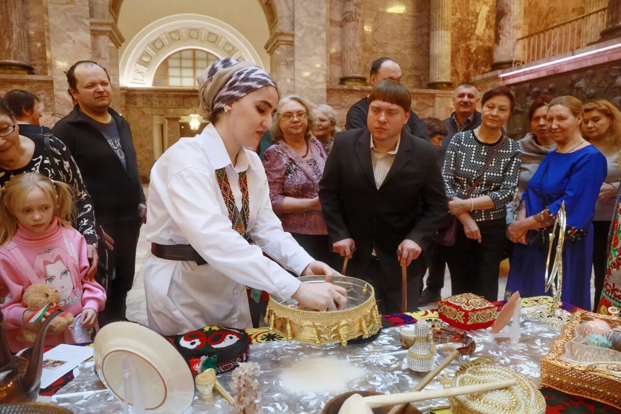 Что ждет таджиков в россии. Навруз в Таджикистане. Традиции Таджикистана. Таджикские традиции и обычаи. Таджикистан фото.