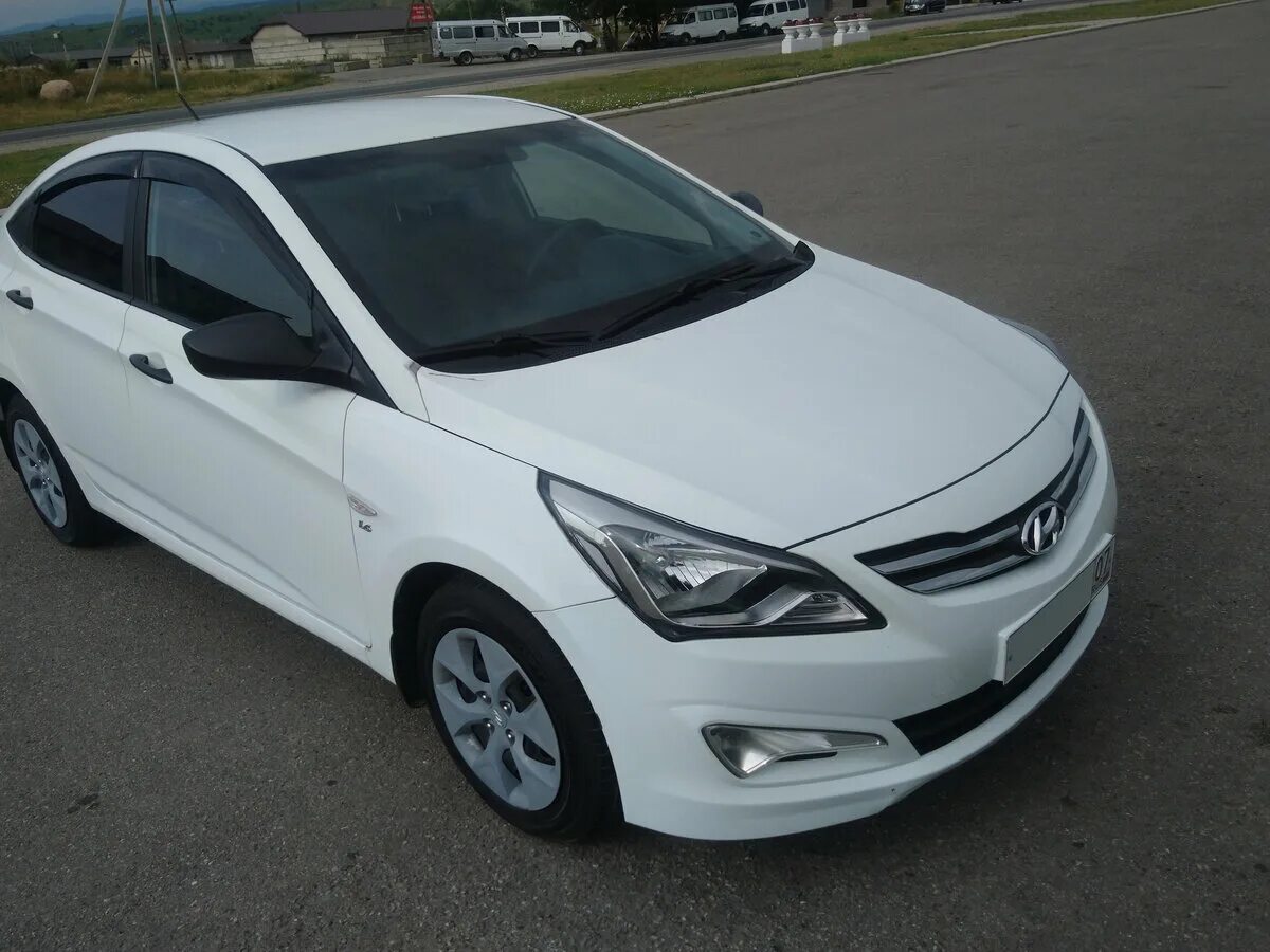 Solaris белый. Hyundai solaris 2015 белый. hyundai solaris 2015 седан белый. хендай солярис 2015 белый седан. белый хендай солярис 2015 года.