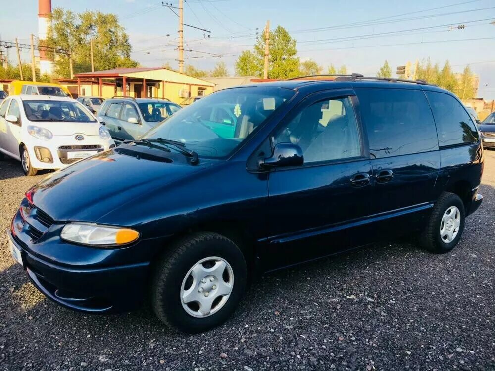 Dodge Caravan 2000. Dodge Caravan III 2000. Dodge Caravan 2.4 at, 2000. Додж Караван 2.4 2000г. Минивэны 2000 годов