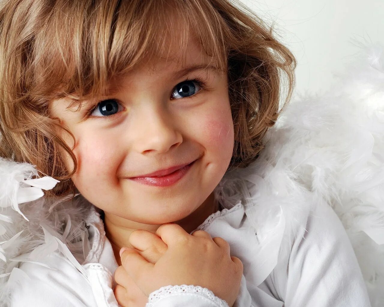 Малыш улыбается. Улыбка ребенка. Ребенок девочка. Улыбка ребенка. Улыбка ребенка.