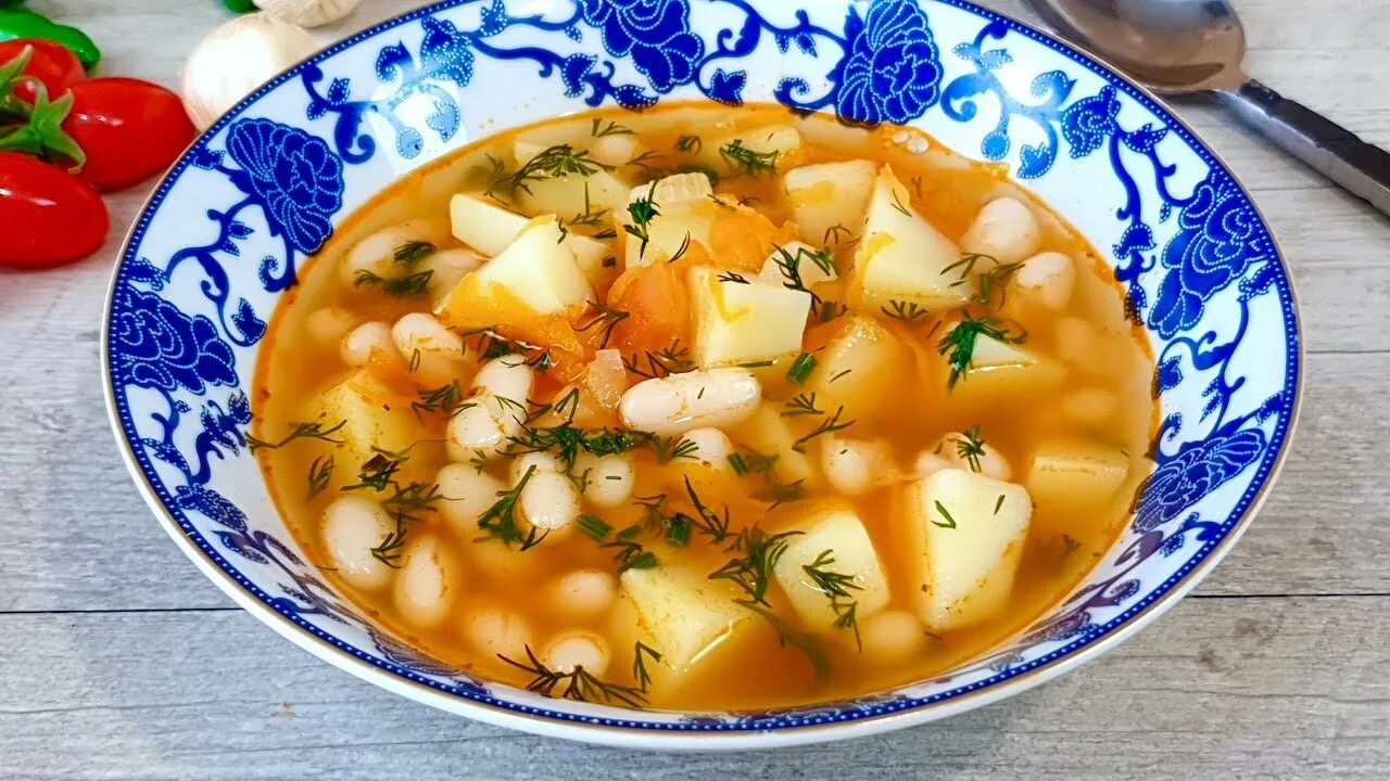 Ух ты кухня супы. Суп кухня с человеческим лицом ценник. Суп с фрикадельками и фасолью. Суп с клёцками. Узбекистан супы мастава.