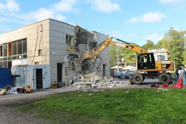 Снос тц мир. Снос тц. снос в отрадном. снос торгового центра.