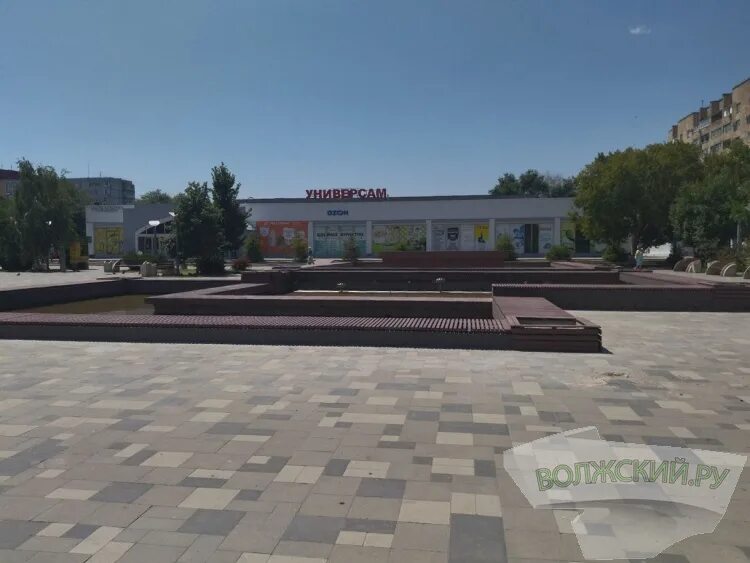 Универсам в 18 микрорайоне волжский. 7 рынок волжский. Универсам в 18 микрорайоне волжский. Волжский фонтан 18 микрорайон. Волжский фонтан 18 микрорайон.