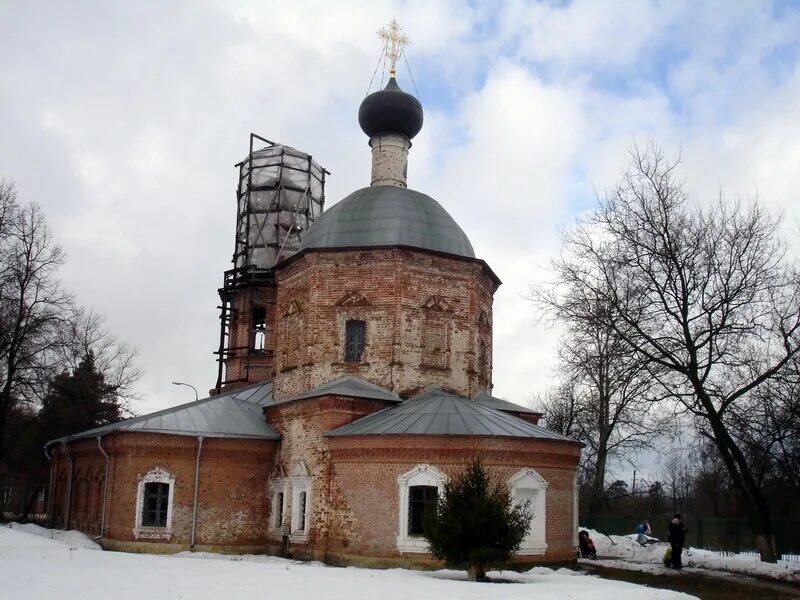 Троицкое московская область фото. Троицкая Церковь (Троицкое, Чеховский район). Церковь село Троицкое Чеховский район. Троицкая Церковь в село Троицкое Чеховский район. Усадьба Троицкое-Ордынцы.