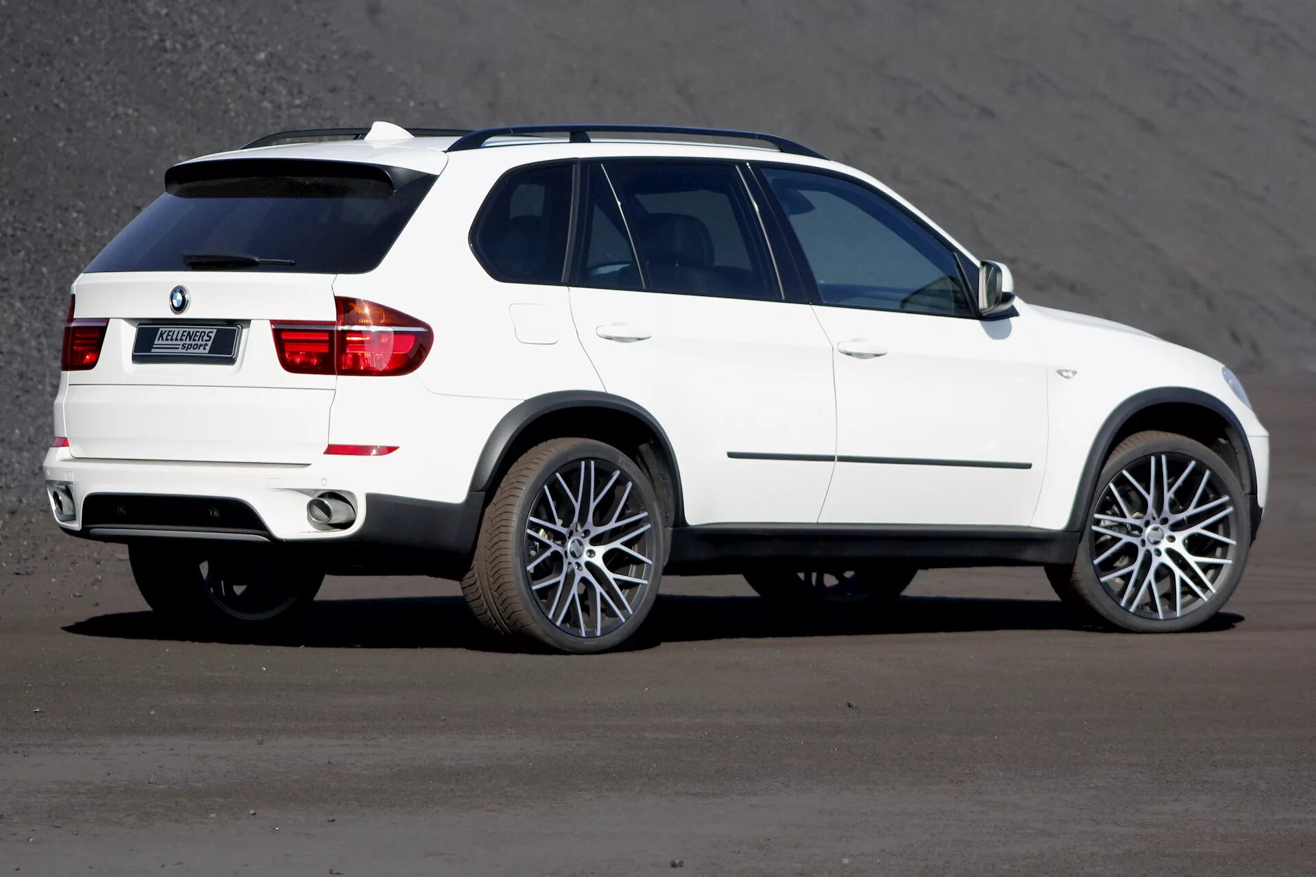Бмв х5 е70 черный. Bmw x5 m5 2012. Bmw x5 70 кузов. Бмв х5 е70 2012. Бмв х5 е70 2012.