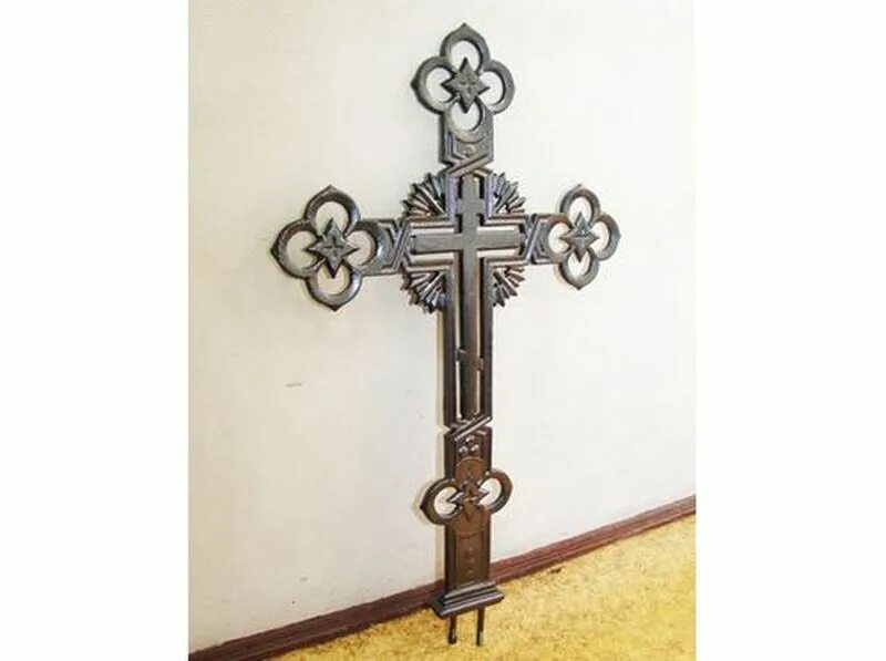 Православный кованый могильный крест. Крест могильный металлический православный. Кресты иваново. Каслинское литье, могильные кресты. Крест могильный литой.