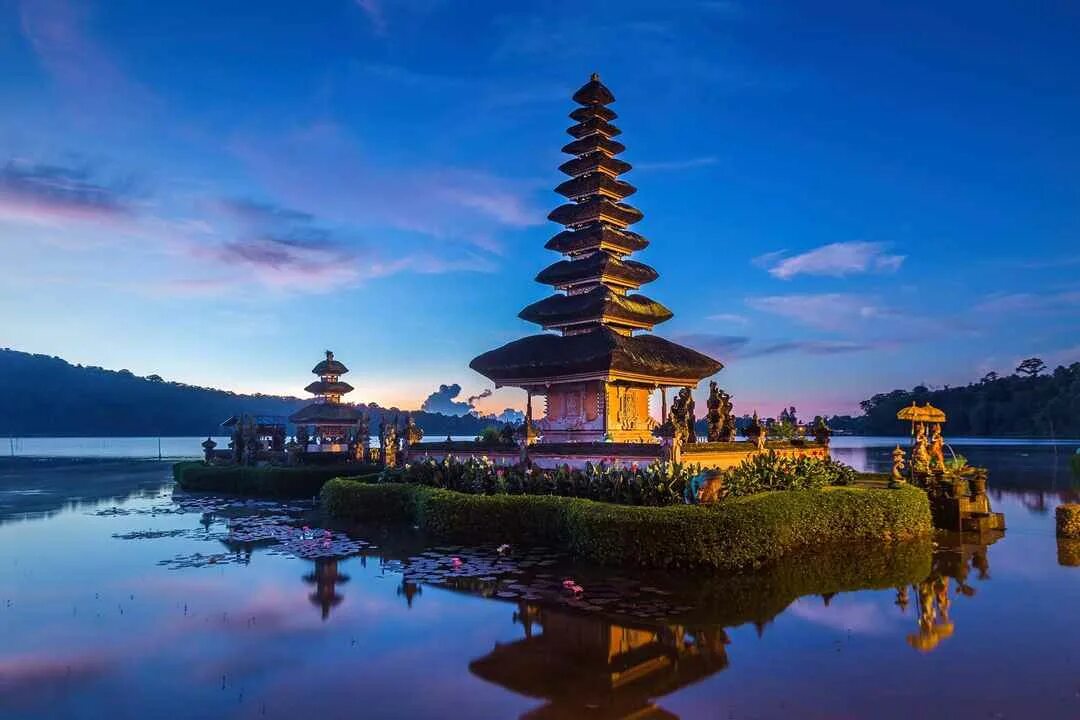 Бали. Bali Holidays. Индонезия красота Бали. Бали вертикальное фото.