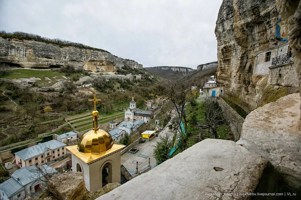 Свято-Успенский пещерный монастырь Бахчисарай. Бахчисарайский Успенский монастырь Бахчисарай. Успенский пещерный монастырь в Крыму. Бахчисарайский Успенский пещерный мужской монастырь.