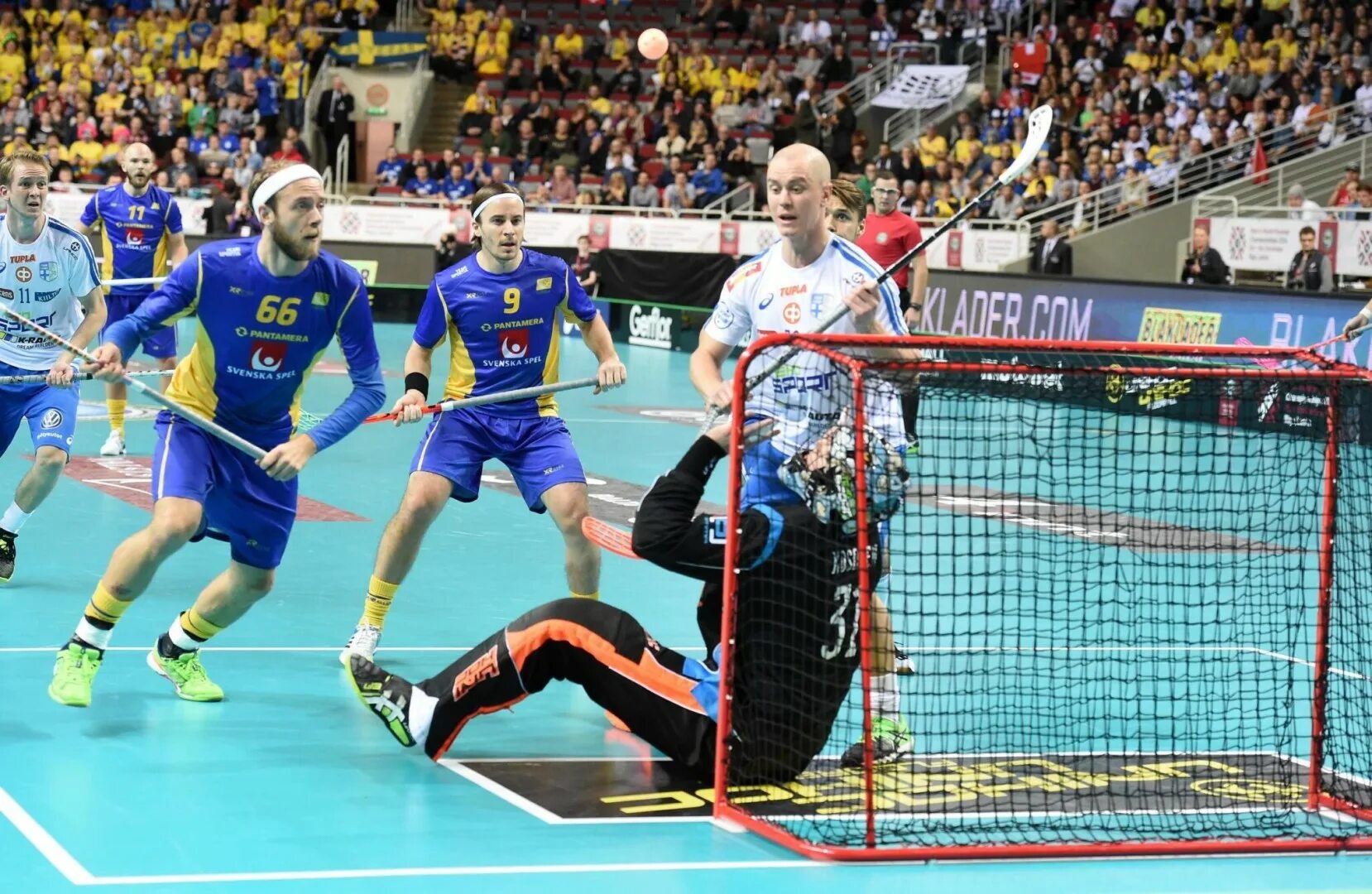 Floorball. Флорбол. Флорбол это вид спорта. Флорбол игра.